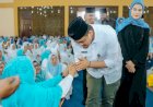 Didampingi Istri, Bobby Nasution Sapa Ibu Pengajian di Medan Johor
